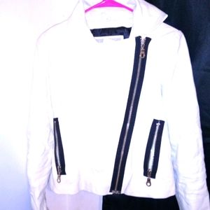 White 100% leather jacket